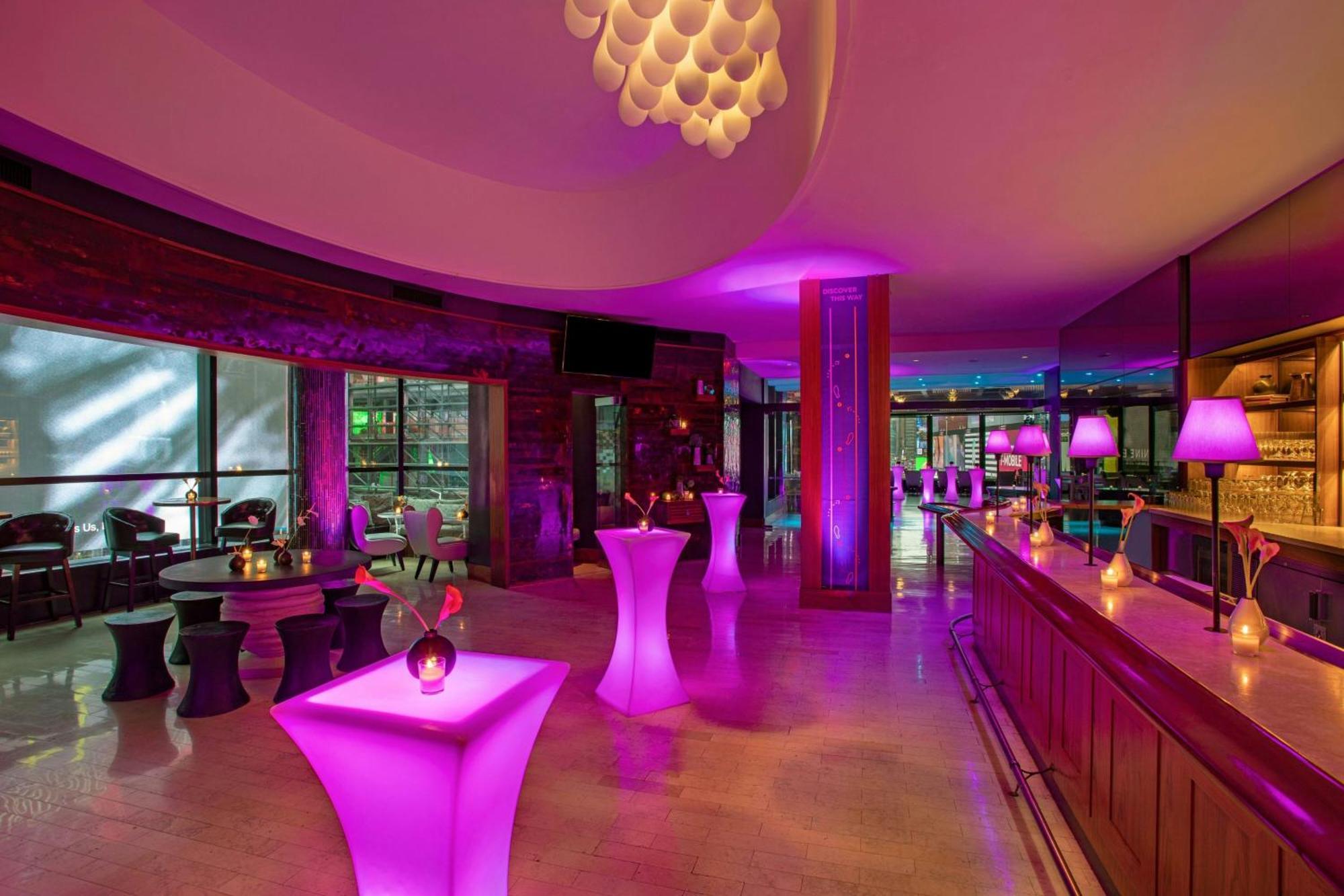 Hotel Renaissance New York Times Square By Marriott Exterior foto